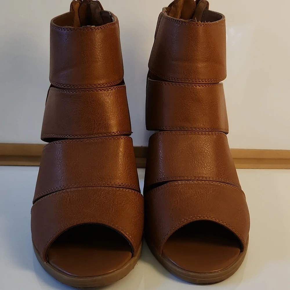 Sonoma Life+Style Saddle Brown Peep Toe Booties – Size 8.5 - Picture 2 of 13